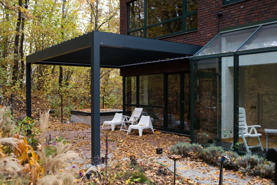 BIOCLIMATIC MAX Brevo pergola