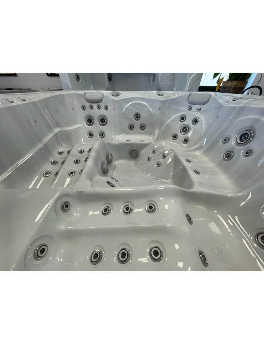 montpellier spa masazinis baseinas jacuzzi15