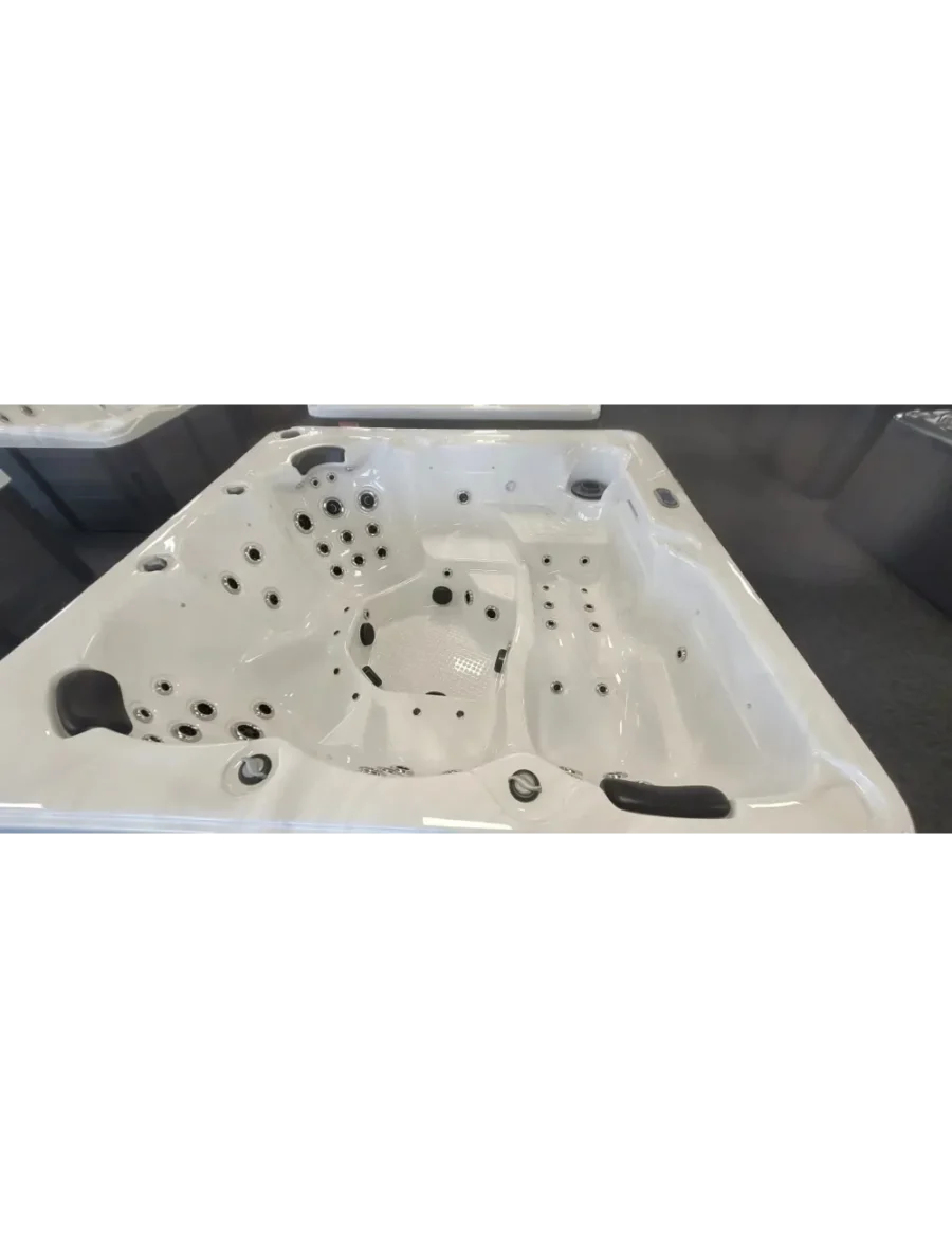 Divine2 masāžas baseins Masāžas baseins Divine