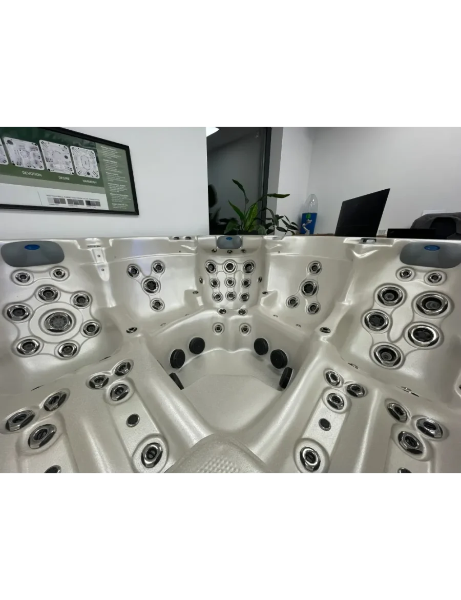 Masāžas baseins Eternal