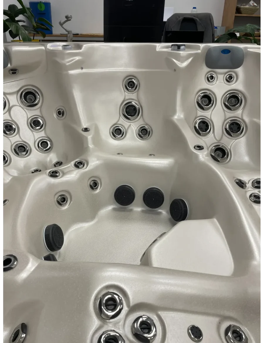 Masāžas baseins Eternal