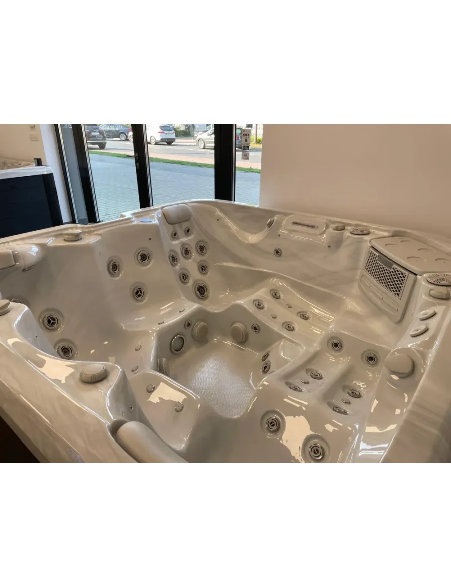 klasika (12) Masāžas baseins Classic