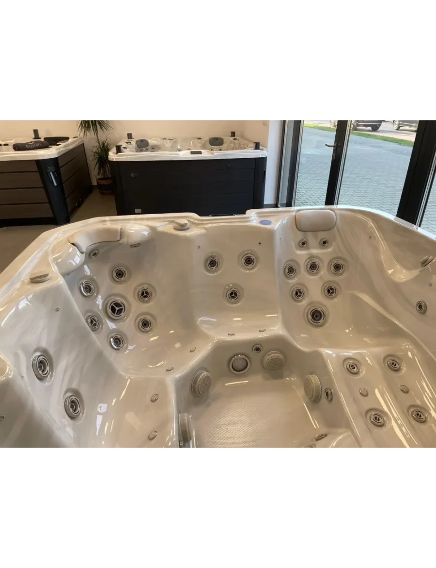 klasika (13) Masāžas baseins Classic