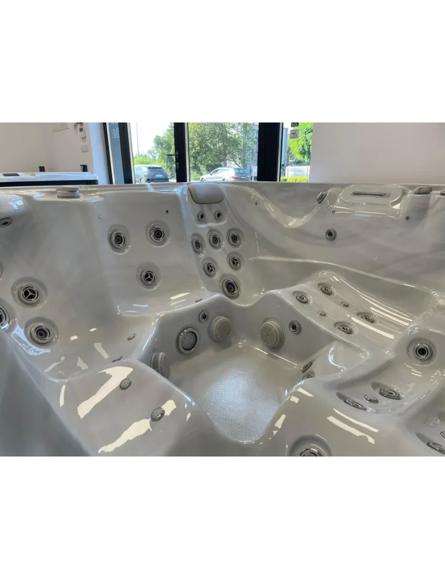 klasika (17) Masāžas baseins Classic